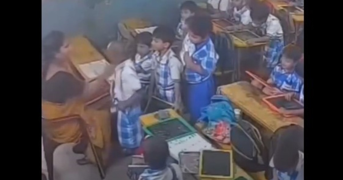 Un nene de 6 años recibió un cachetazo de su maestra, se descompensó y murió en la India