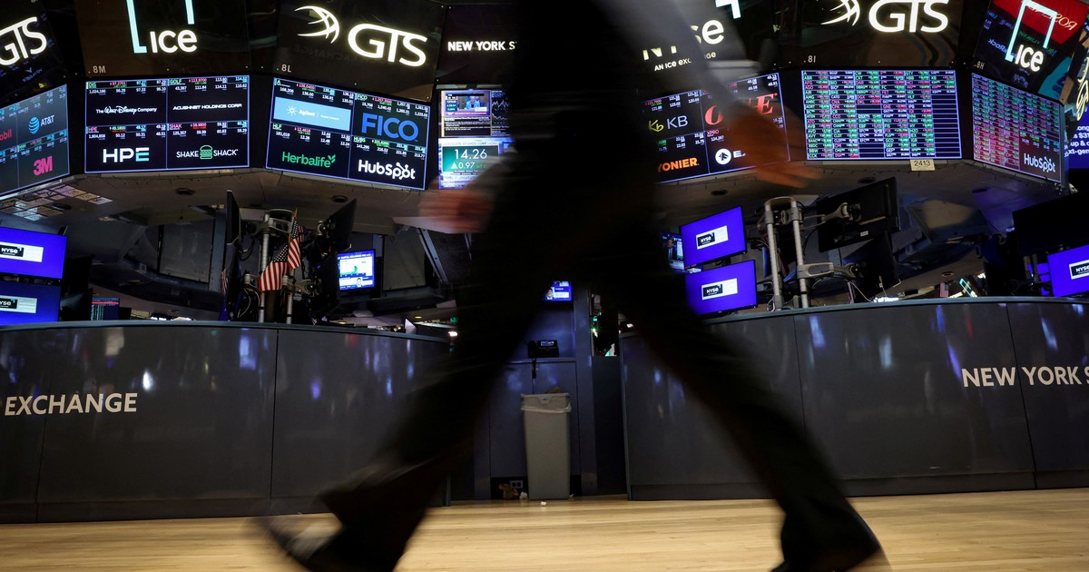 El mercado se adelanta a las elecciones y los activos argentinos sufren: riesgo país por encima de 500 puntos y caída de casi 13% del Merval El mercado se adelanta a las elecciones y los activos argentinos sufren: riesgo país por encima de 500 puntos y caída de casi 13% del Merval