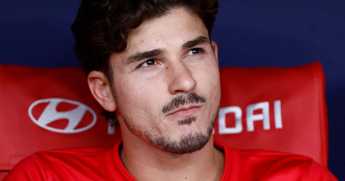 Julián Alvarez faltó a la práctica del Atlético de Madrid tras pasar «una mala noche» y desde el club trascendió un off explosivo
