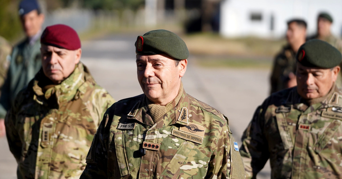 Conflicto por el Estrecho de Magallanes: el ministro de Defensa Presti llamó a su par chileno, se disculpó por la «confusión y desprolijidad» y zanjó la polémica