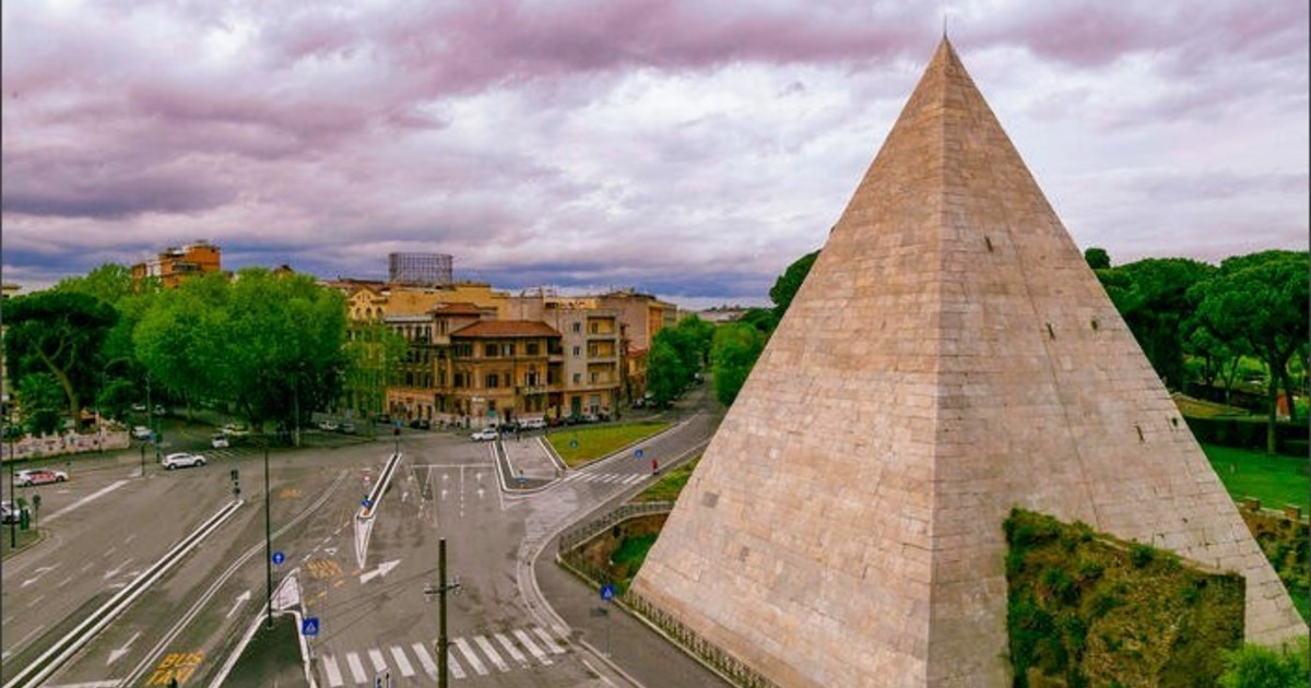 Abrieron en Roma la Pirámide de Cestio, construida hace más de 2000 años