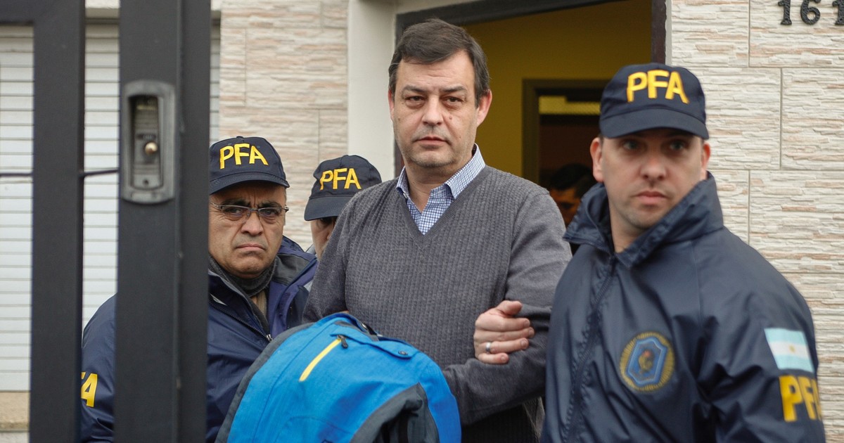 El ex contador de los Kirchner les suelta la mano a Máximo y Cristina: cree que «se debe pagar por lo hecho» El ex contador de los Kirchner les suelta la mano a Máximo y Cristina: cree que «se debe pagar por lo hecho»