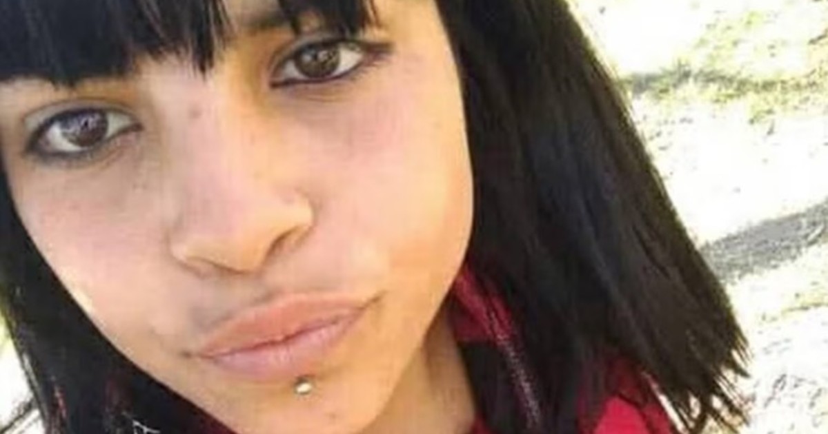 Brutal femicidio en Rosario: un hombre roció a su novia con un líquido inflamable y la prendió fuego mientras la chica dormía Brutal femicidio en Rosario: un hombre roció a su novia con un líquido inflamable y la prendió fuego mientras la chica dormía