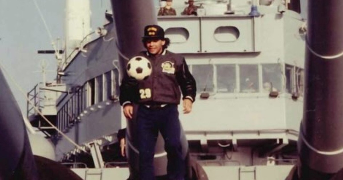 Maradona, a bordo de un buque militar: la historia detrás de las fotos inéditas que destapó Fernando Signorini