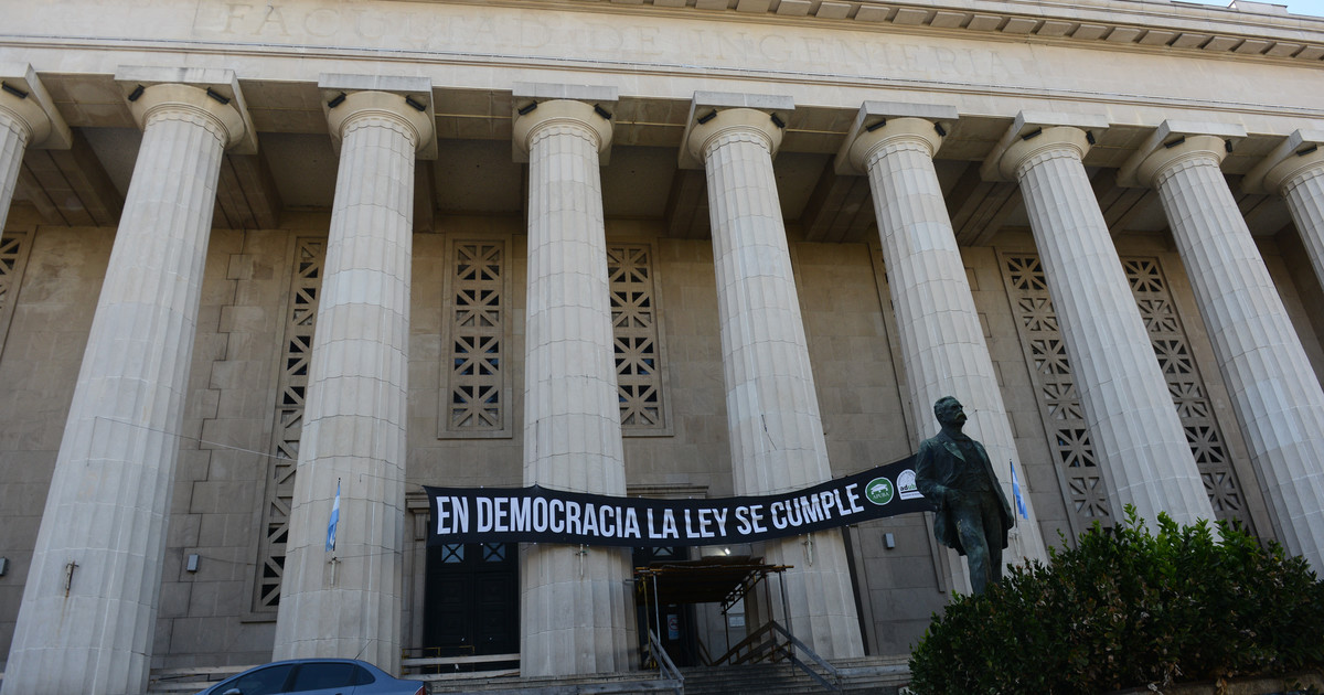 Los docentes universitarios realizan un paro de 72 horas por el cumplimiento de la Ley de Financiamiento Universitario