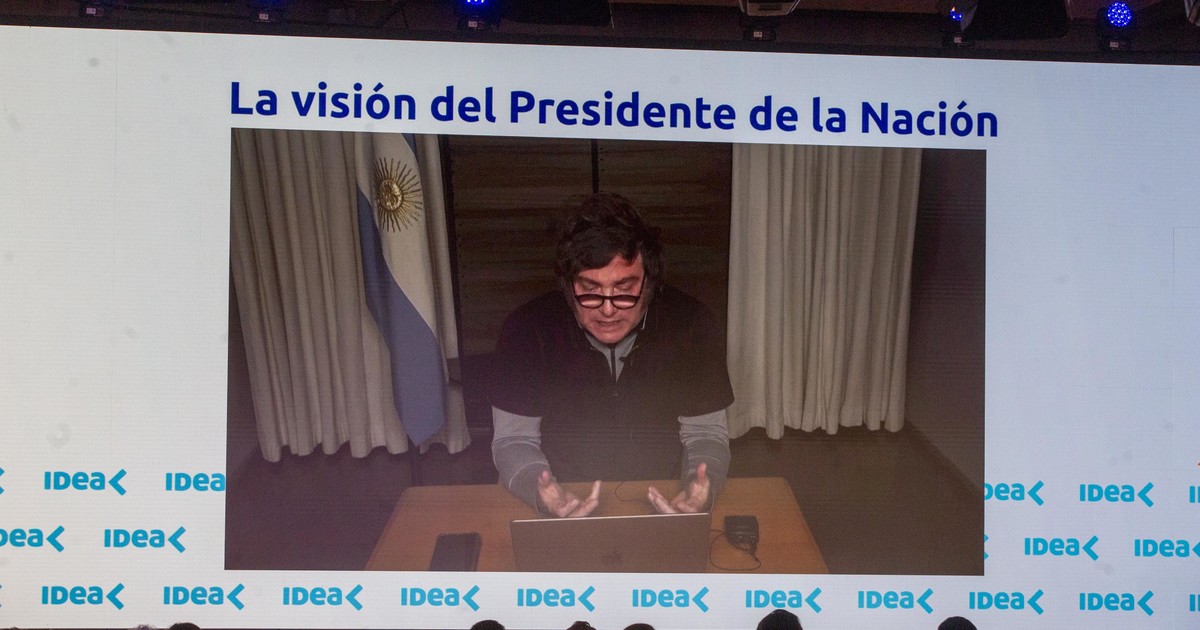 Ante empresarios, Milei dijo que en 2027 se va a elegir «el camino de la prosperidad o el de la decadencia»