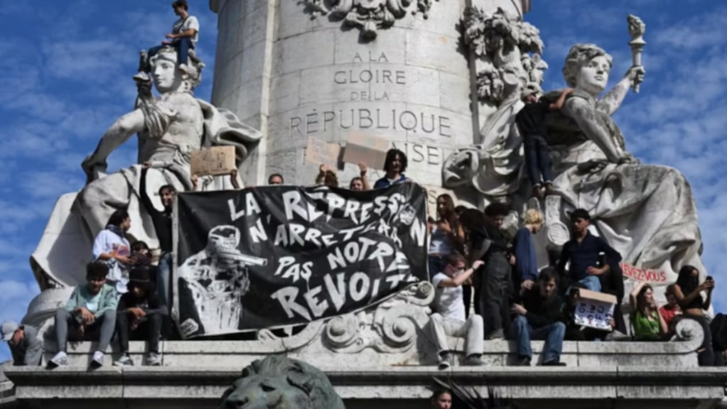 Francia suspendió las clases tras semanas de protestas estudiantiles con más de 200 heridos Francia suspendió las clases tras semanas de protestas estudiantiles con más de 200 heridos