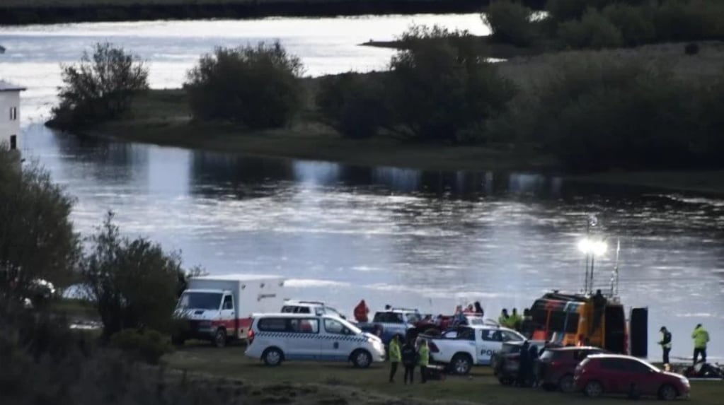 Buscan a dos hermanos de 10 y 12 años que fueron arrastrados por la corriente del río Gallegos