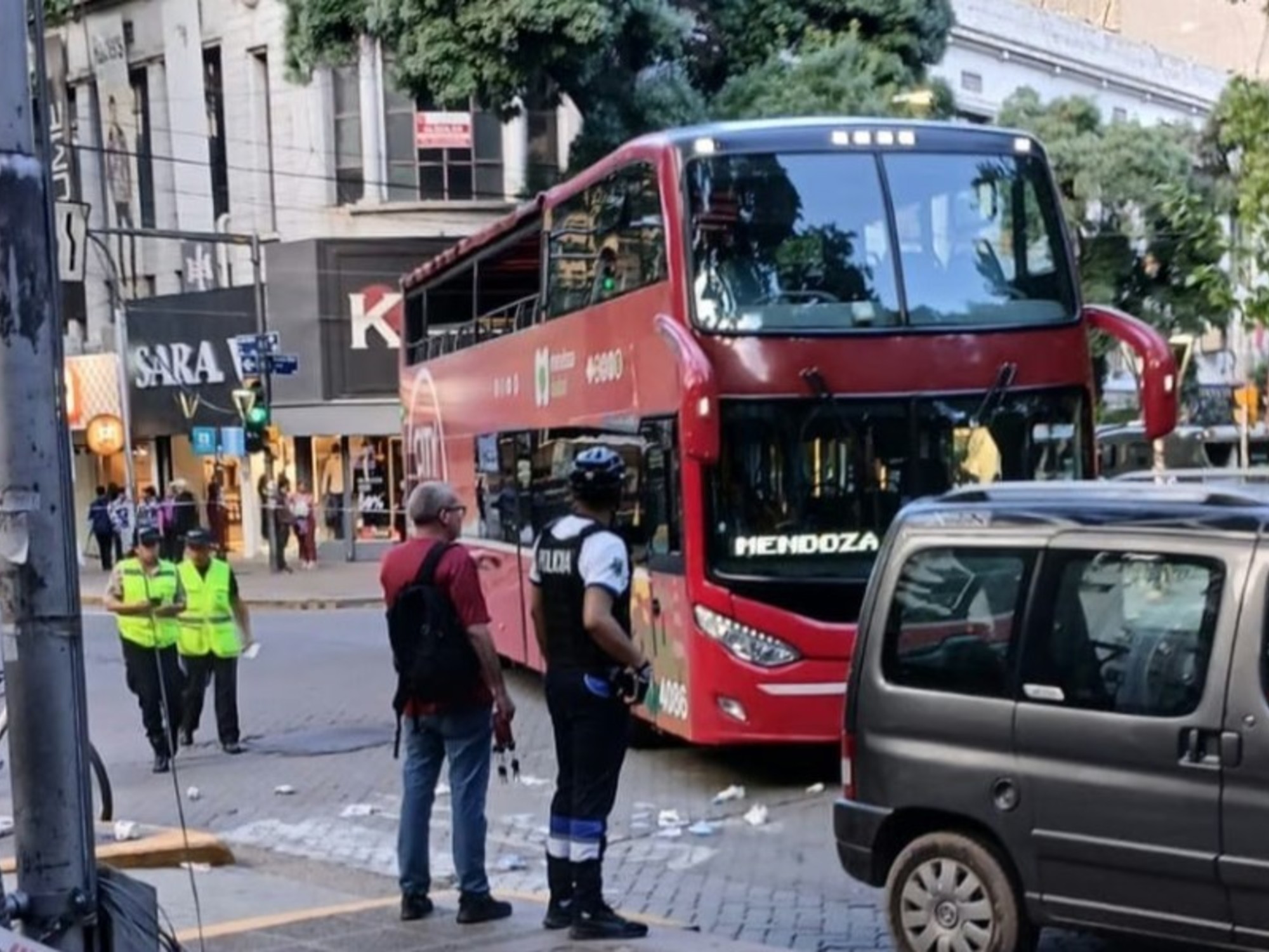 Mendoza: una nena de casi dos años murió atropellada por un bus turístico en pleno centro