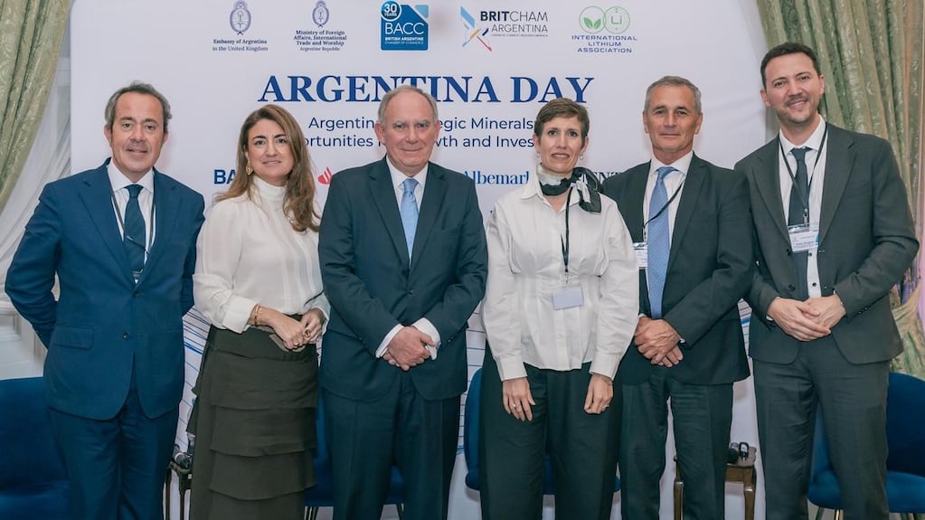 En plena tensión por Malvinas, el Gobierno salió a buscar inversiones mineras en Londres