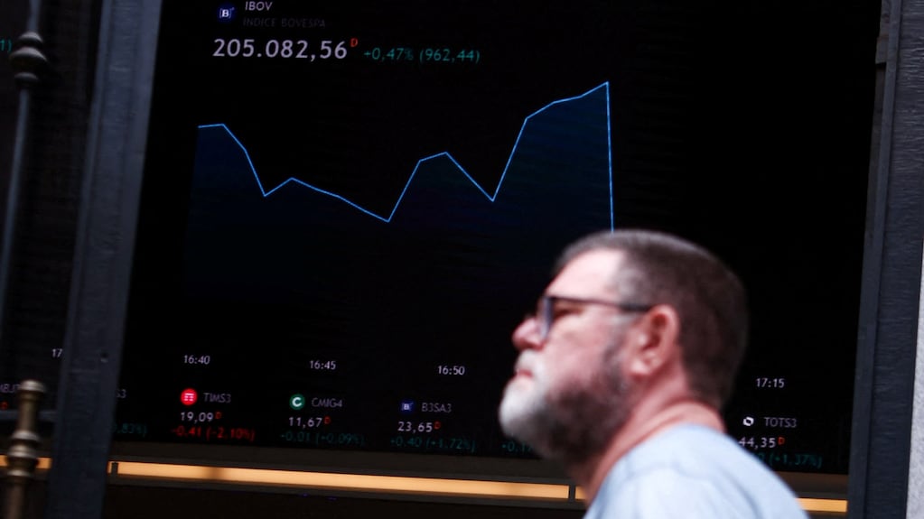 La Bolsa de San Pablo suspendió las operaciones por el desplome tras la reelección de Lula: cae más de 15% y el real se hunde