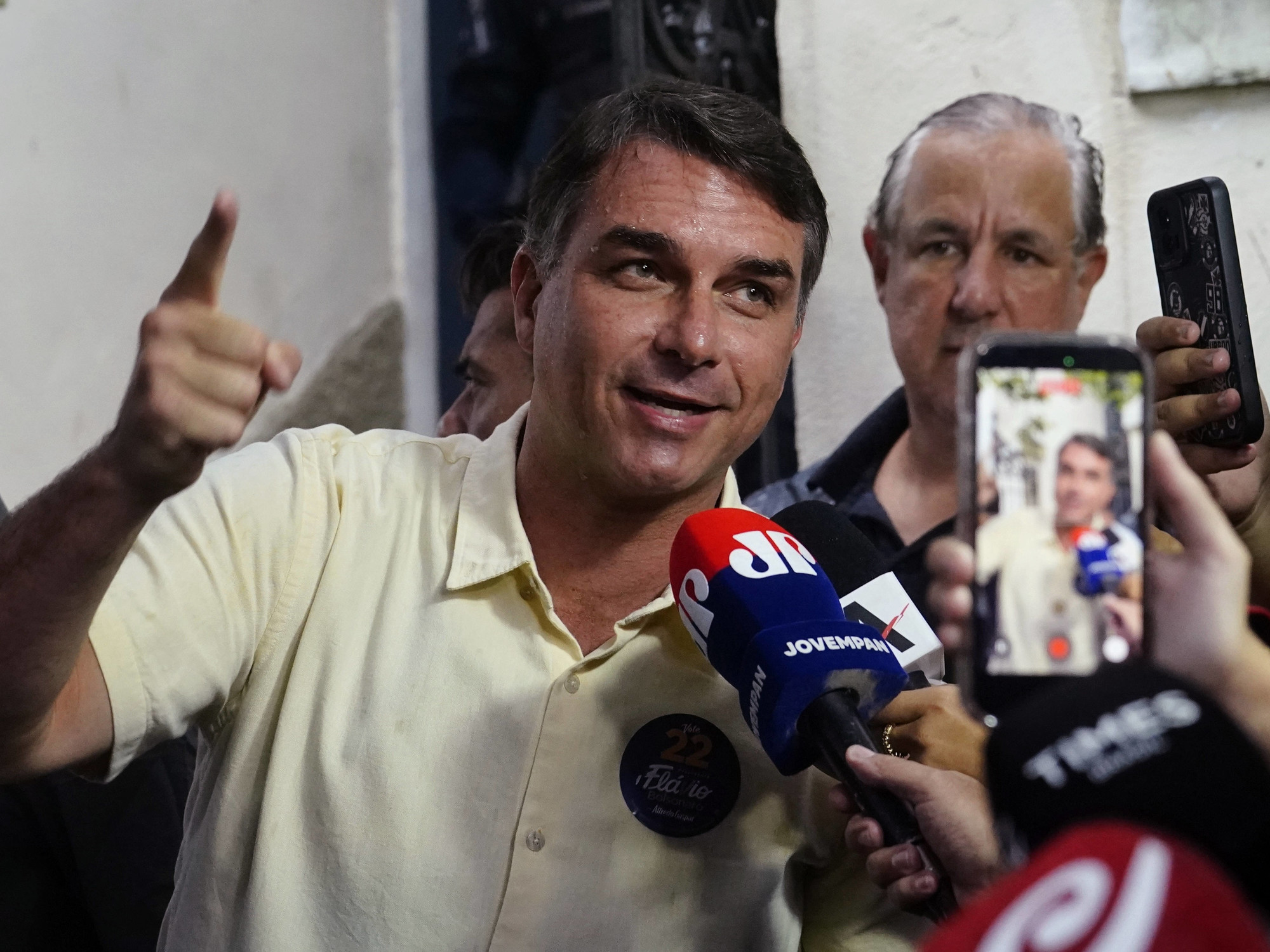 Migraciones afirmó que no hay registro de que Flávio Bolsonaro haya entrado a la Argentina