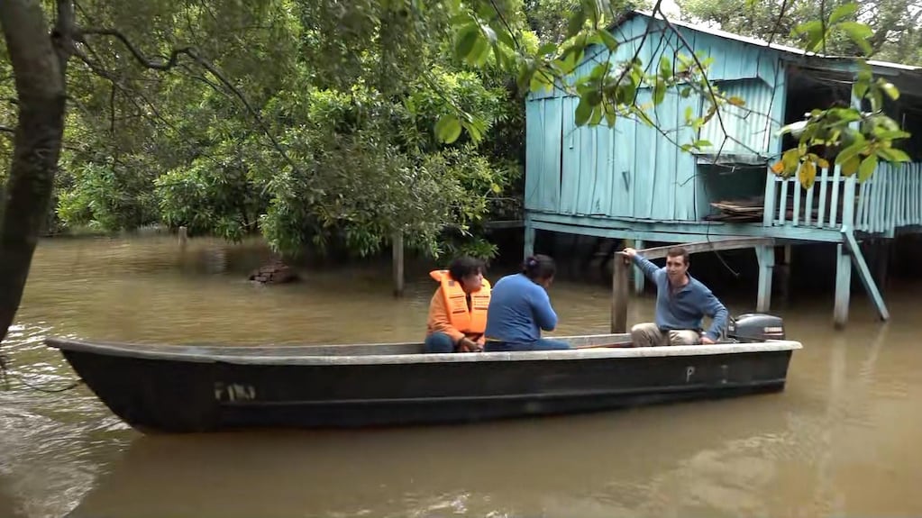 Superniño: la crecida dejó a familias de la isla Apipé Grande sin casa y rodeadas de agua