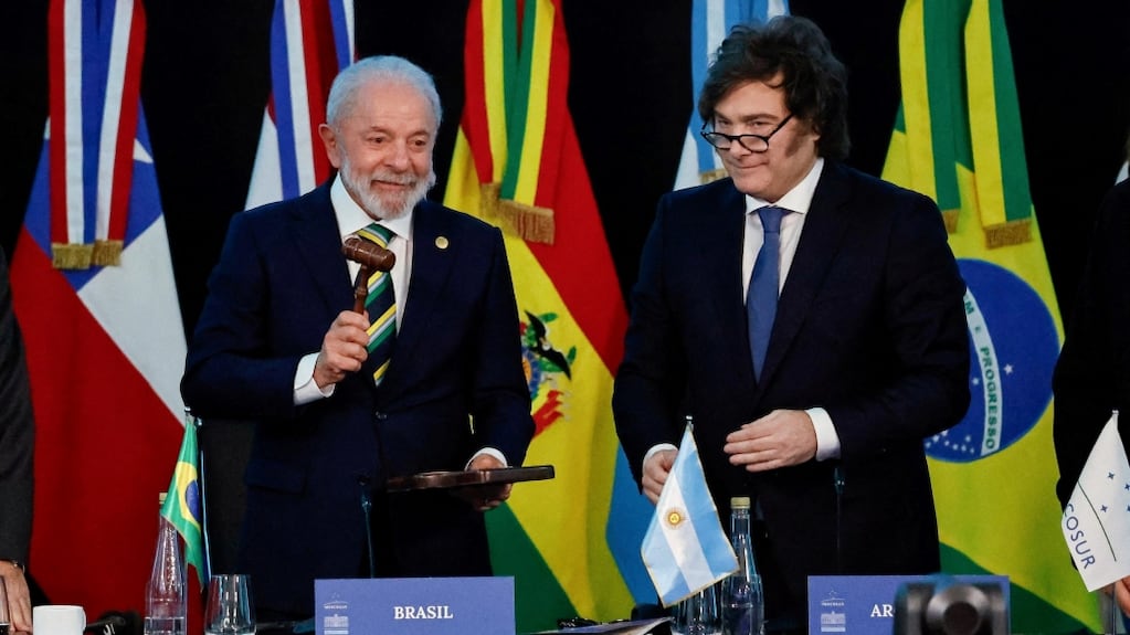 Brasil citó a la representante diplomática argentina para pedir explicaciones por la fuga de Flávio Bolsonaro
