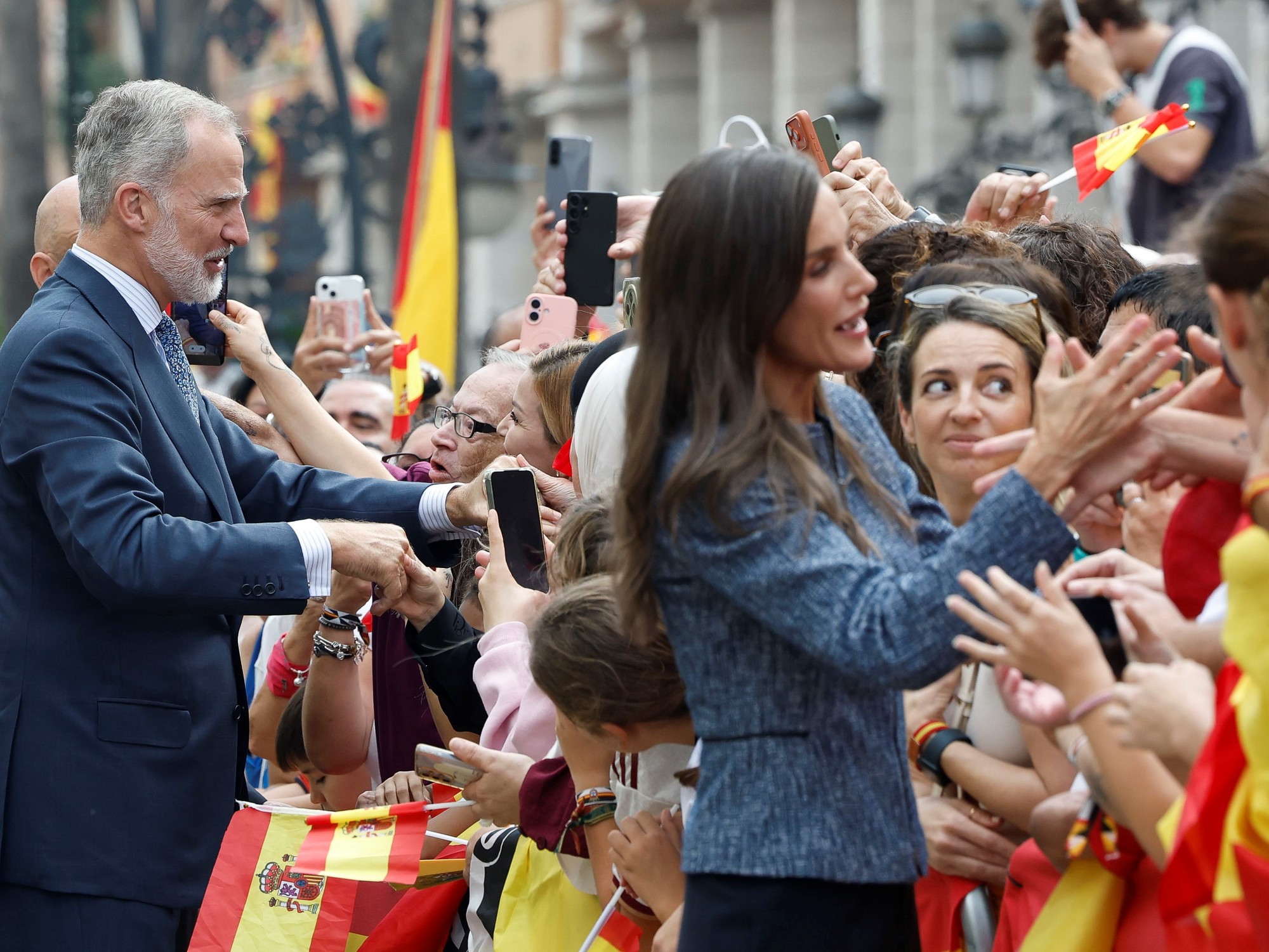 Los reyes de España visitaron Ceuta por primera vez, para calmar la tensión tras la crisis migratoria Los reyes de España visitaron Ceuta por primera vez, para calmar la tensión tras la crisis migratoria