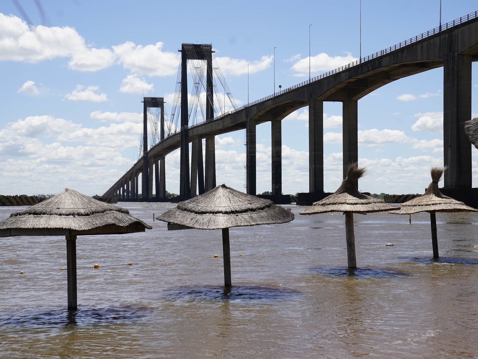 Corrientes se prepara para la peor semana por la crecida del Paraná: el río quedó a dos centímetros del nivel de evacuación