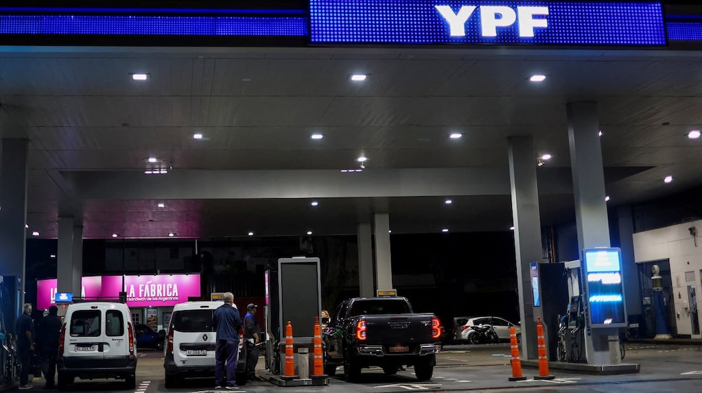 El gasoil argentino es el más caro de la región: cuesta US,63 por litro