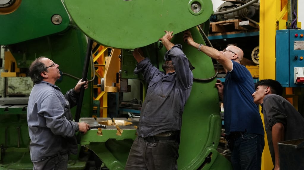La actividad económica se estancó en agosto y cayó 1,7% interanual
