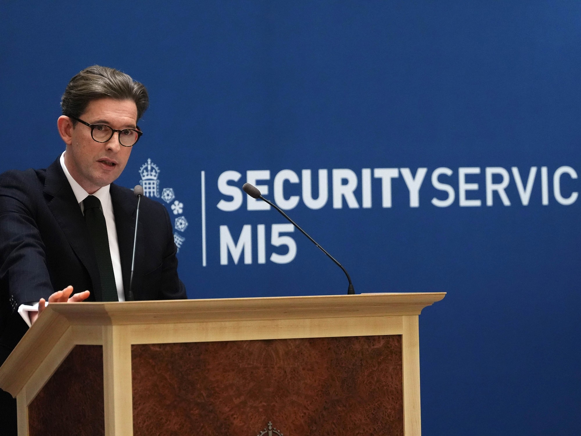 El MI5 reveló un complot de Irán contra una base aérea británica y alertó por los riesgos de la inteligencia artificial