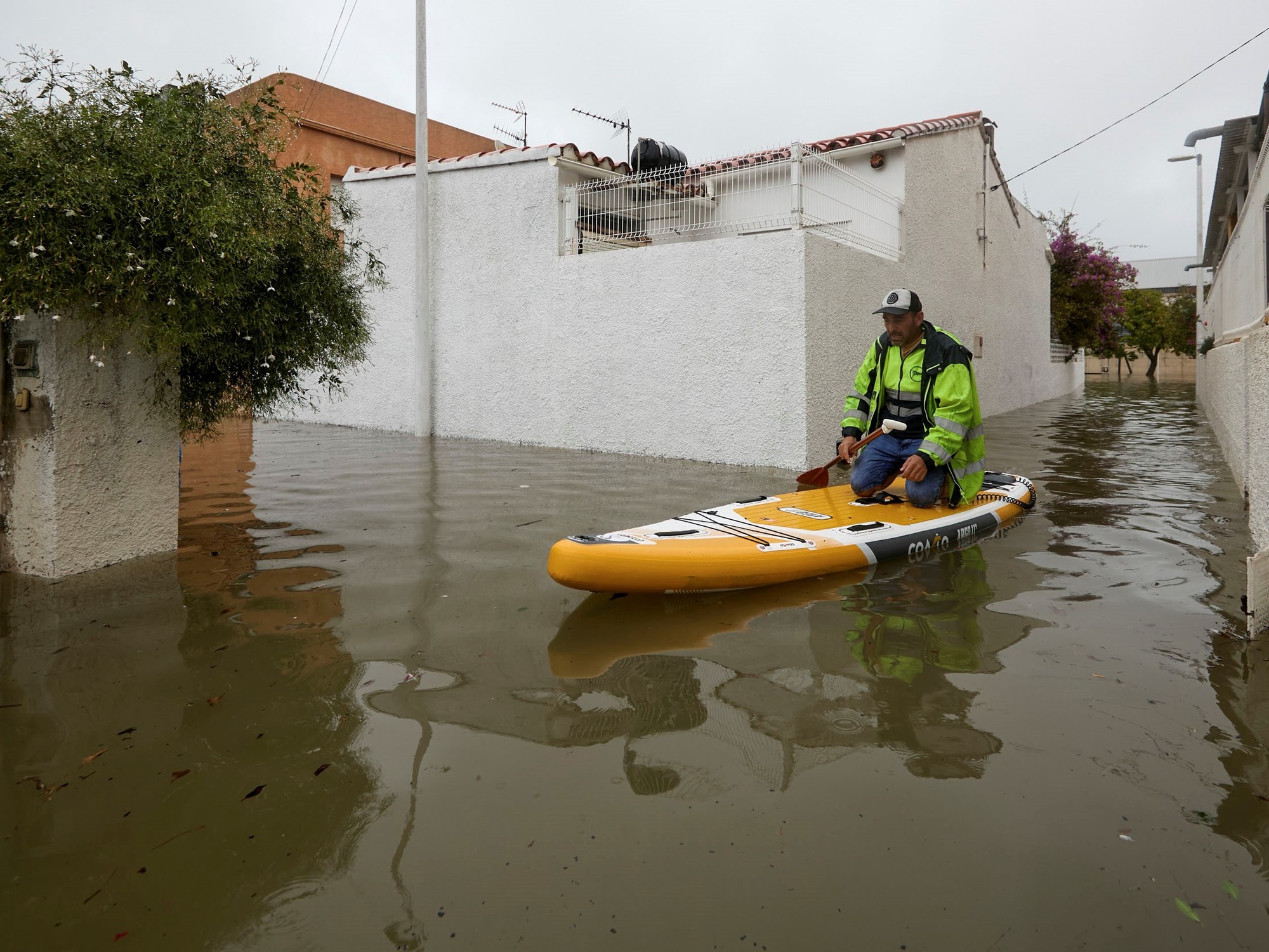 Lluvias torrenciales en el este de España: al menos cuatro muertos y más de 400 rescates