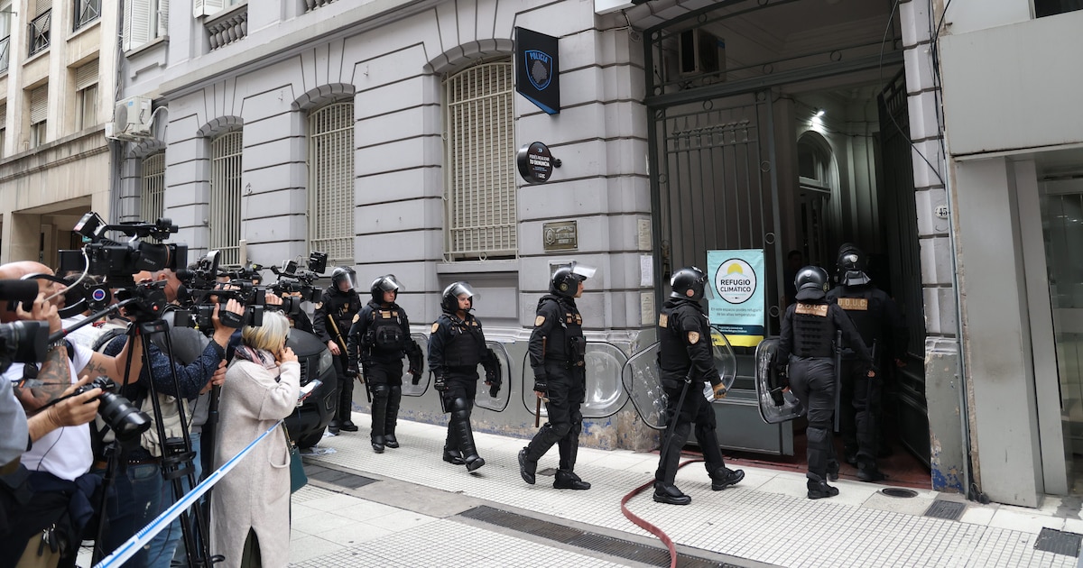 Terminó el motín en la Alcaidía 1 porteña: liberaron al policía que los presos tenían de rehén